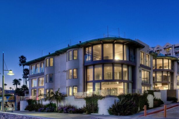 Blu Santa Monica U2 new