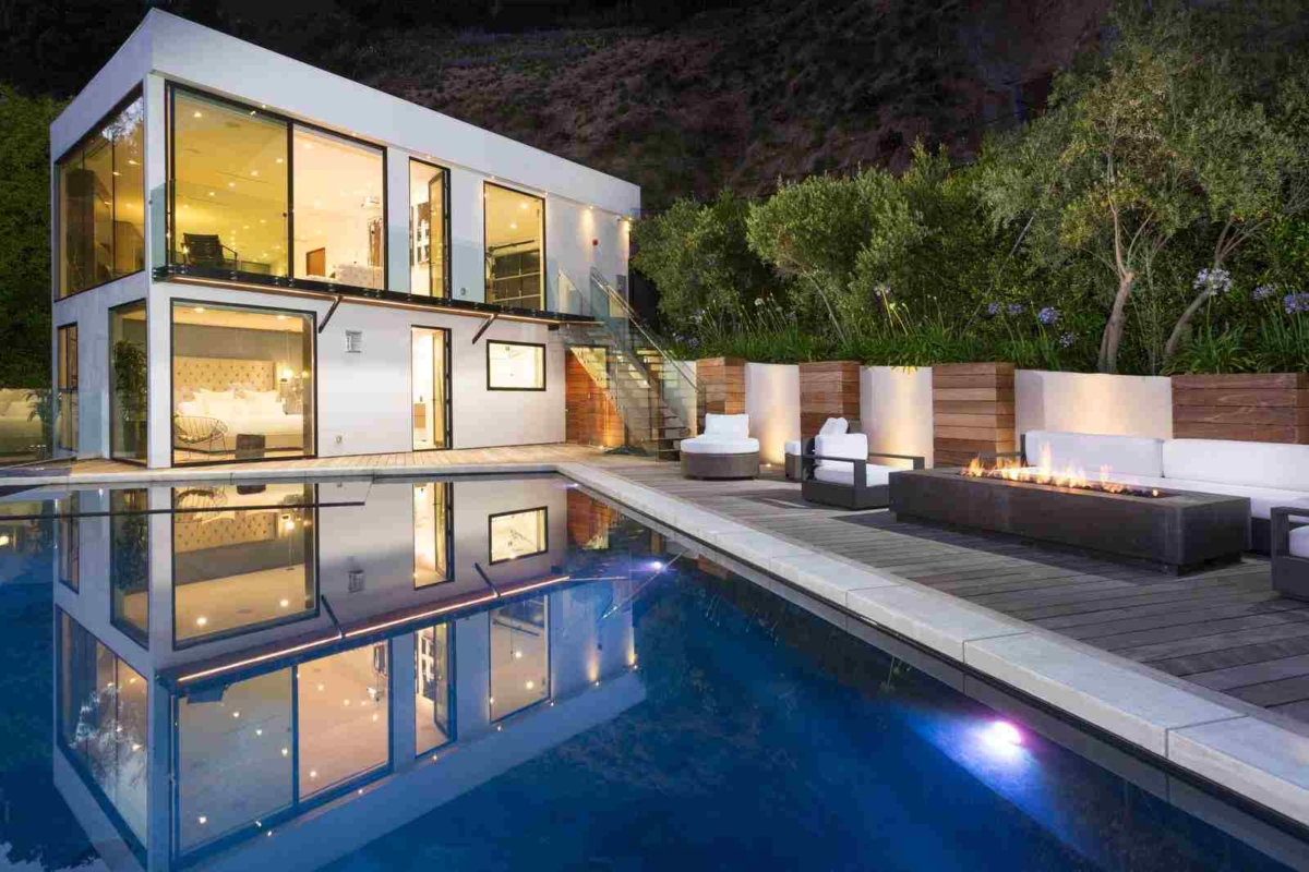 Hollywood Villa-compressed
